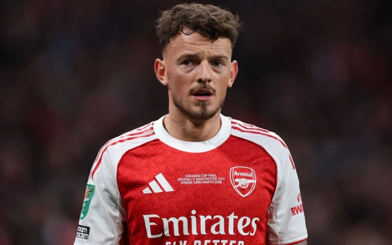 بن وايت يعود لقائمة إنجلترا لأول مرة منذ أربع سنوات بجانب هارفي بارنز